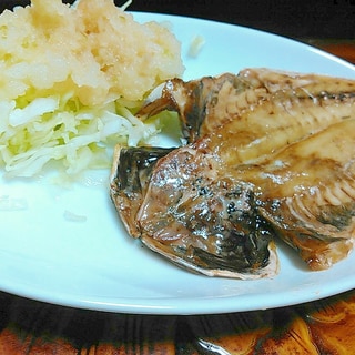 鯵の干物の林檎おろしキャベツ添え